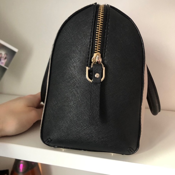 🌸☁️KATE SPADE☁️🌸 cream and black hand bag and crossbody 2 in 1 - Picture 3 of 4